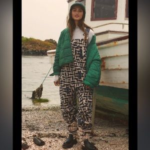 Free People Black and Cream Patterned Jumpsuit fleece snow bibs Salopette Apres